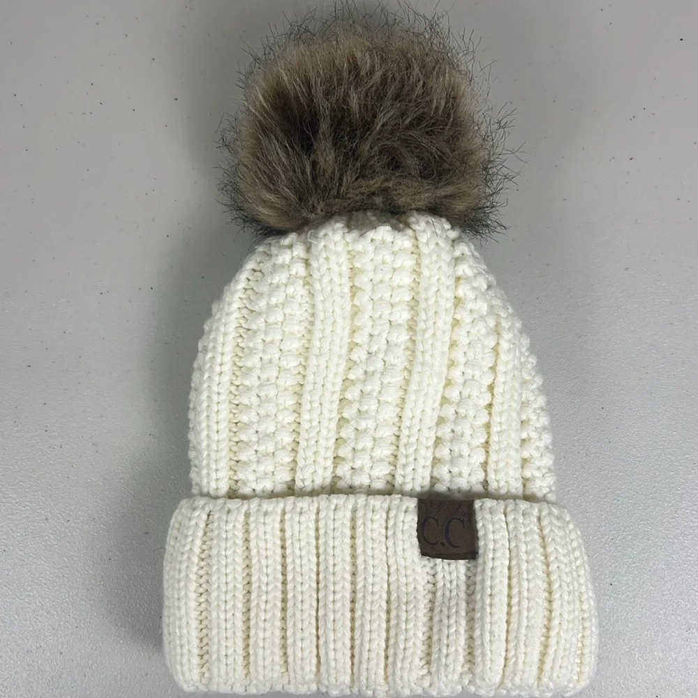 CC YJ820 beanie pom-pom‎ braided cable knit beanie fold-over detail EUC